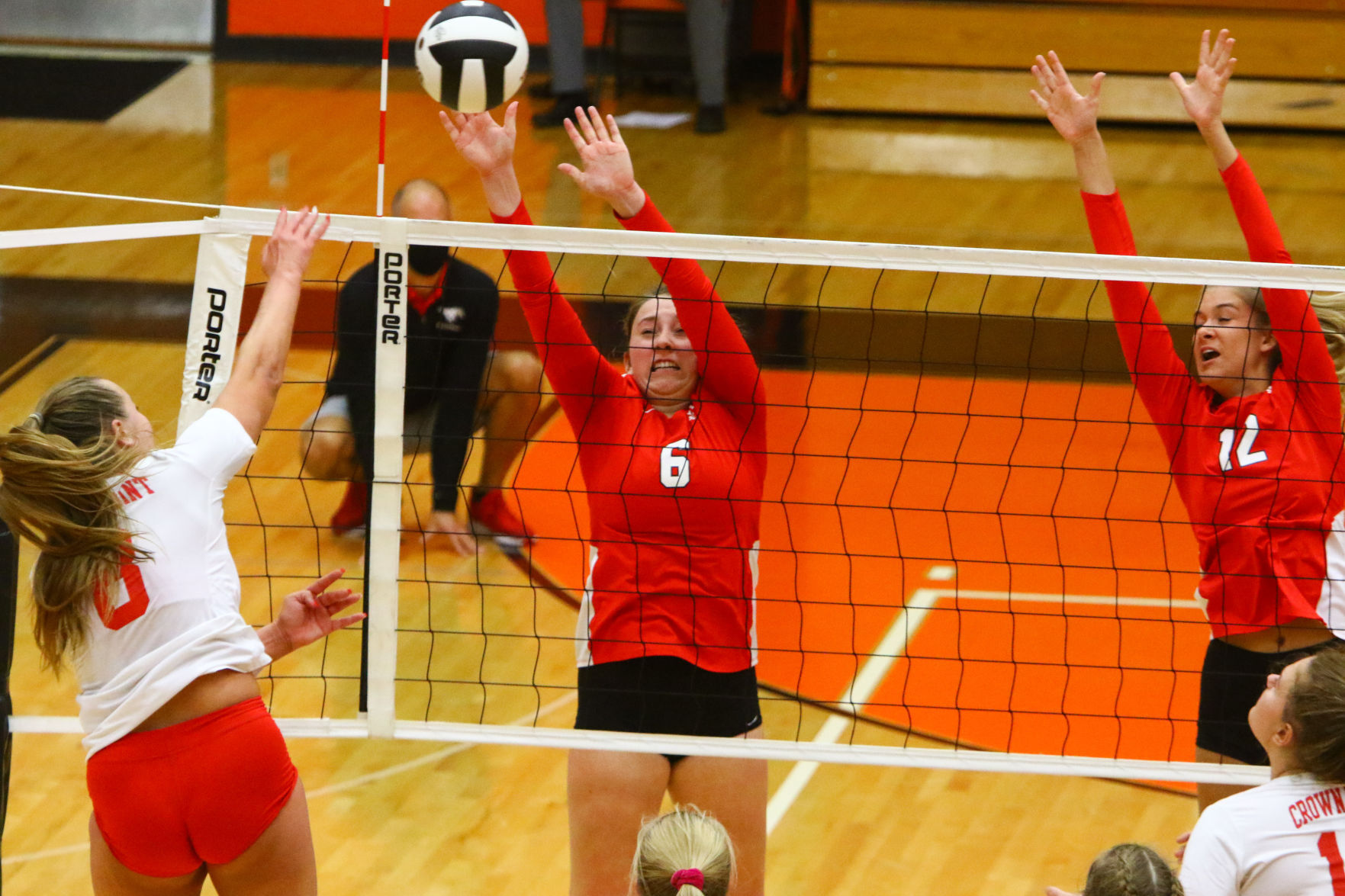 Gallery: 4A volleyball regional final: Crown Point vs. Munster